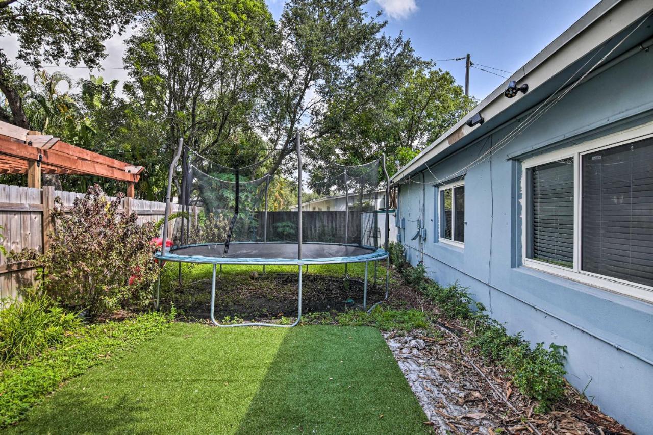 Shady And Eclectic Fort Lauderdale Dwelling With Yard! ภายนอก รูปภาพ